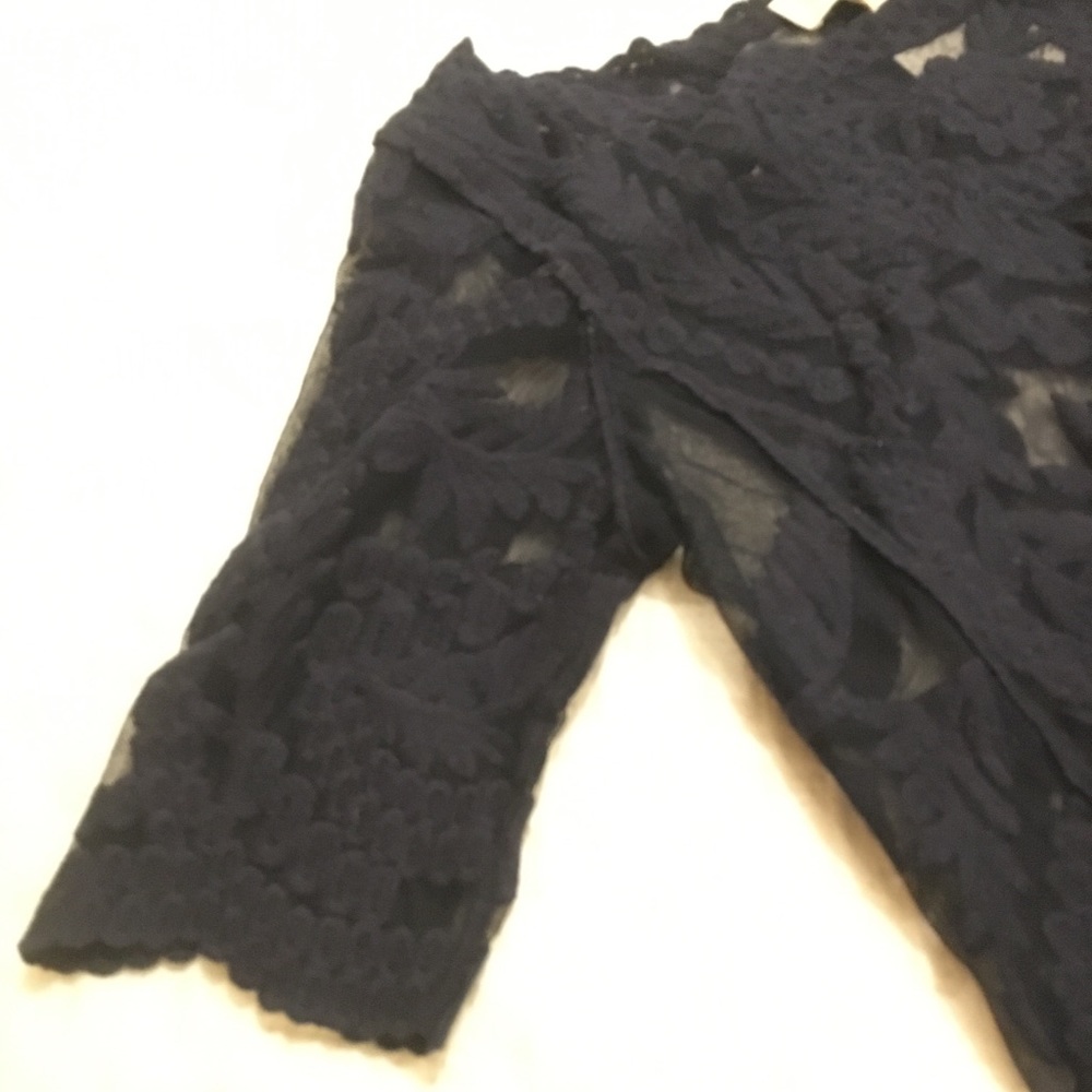 Laundry by Shelli Segal lace top